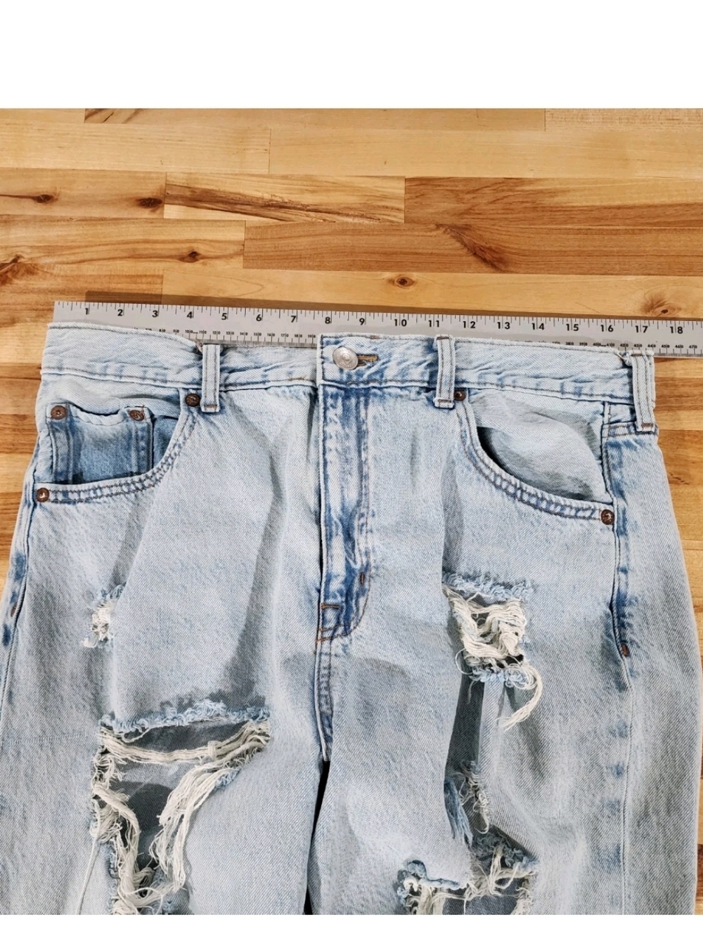 Aeropostale 90s Baggy Jeans Womens 14 Very Distressed Light Wash Festival Street - Picture 7 of 16